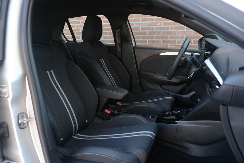 Opel Corsa 1.2 Turbo 100pk EAT8 GS | App Connect | Airco | Cruise | Camera | Blind Spot | PDC afbeelding 6