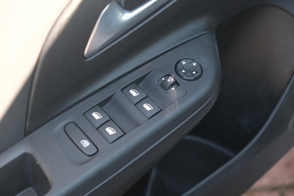 Opel Corsa 1.2 Turbo 100pk EAT8 GS | App Connect | Airco | Cruise | Camera | Blind Spot | PDC afbeelding 25