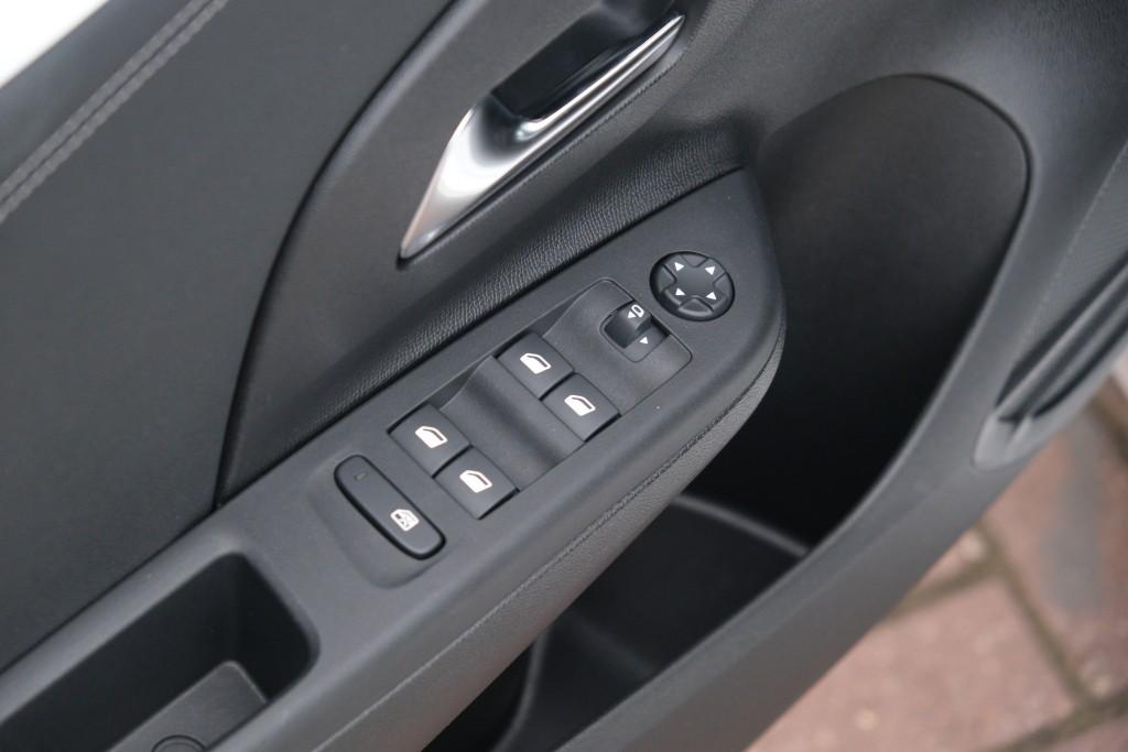 Opel Corsa 1.2 Turbo 100pk EAT8 GS | App Connect | Airco | Cruise | Camera | Blind Spot | PDC afbeelding 25