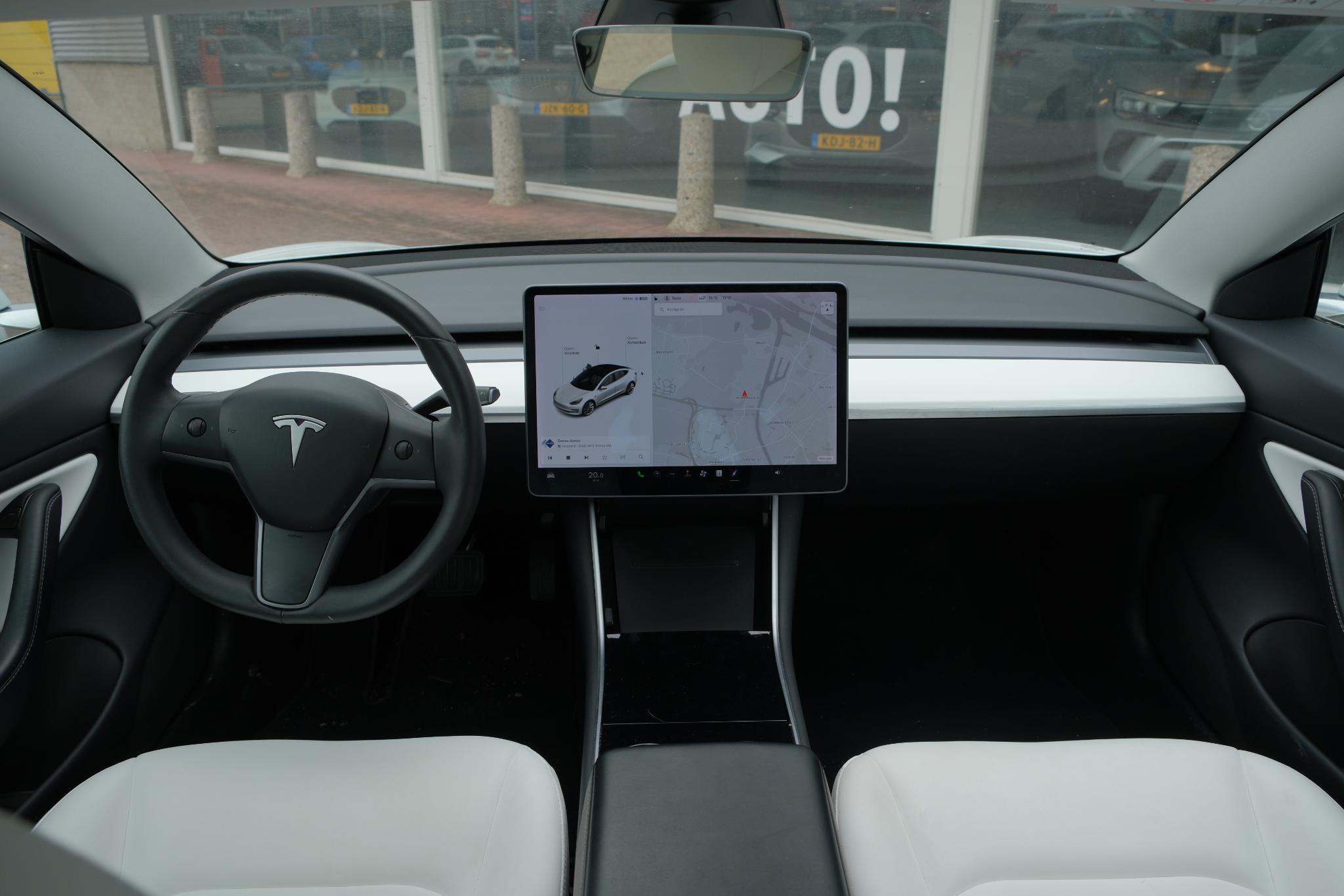 Tesla Model 3 Long Range AWD 75 kWh | Auto Pilot | Panoramadak | Stoelverwarming afbeelding 2