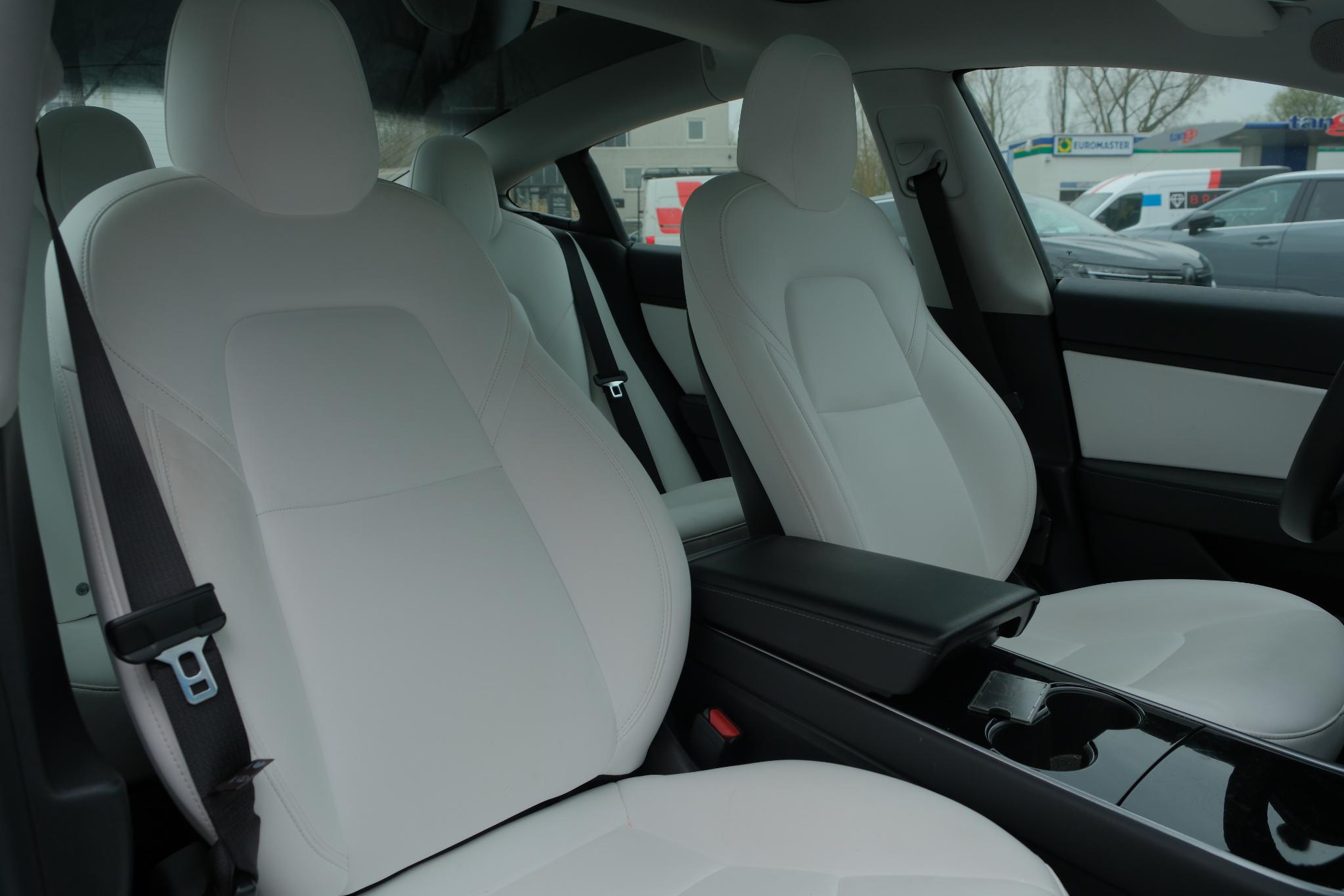 Tesla Model 3 Long Range AWD 75 kWh | Auto Pilot | Panoramadak | Stoelverwarming afbeelding 7