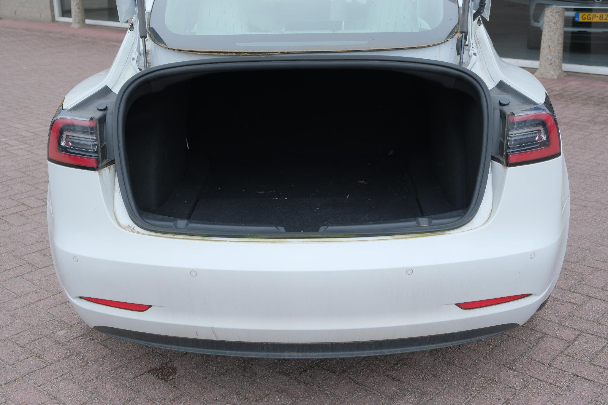 Tesla Model 3 Long Range AWD 75 kWh | Auto Pilot | Panoramadak | Stoelverwarming afbeelding 17