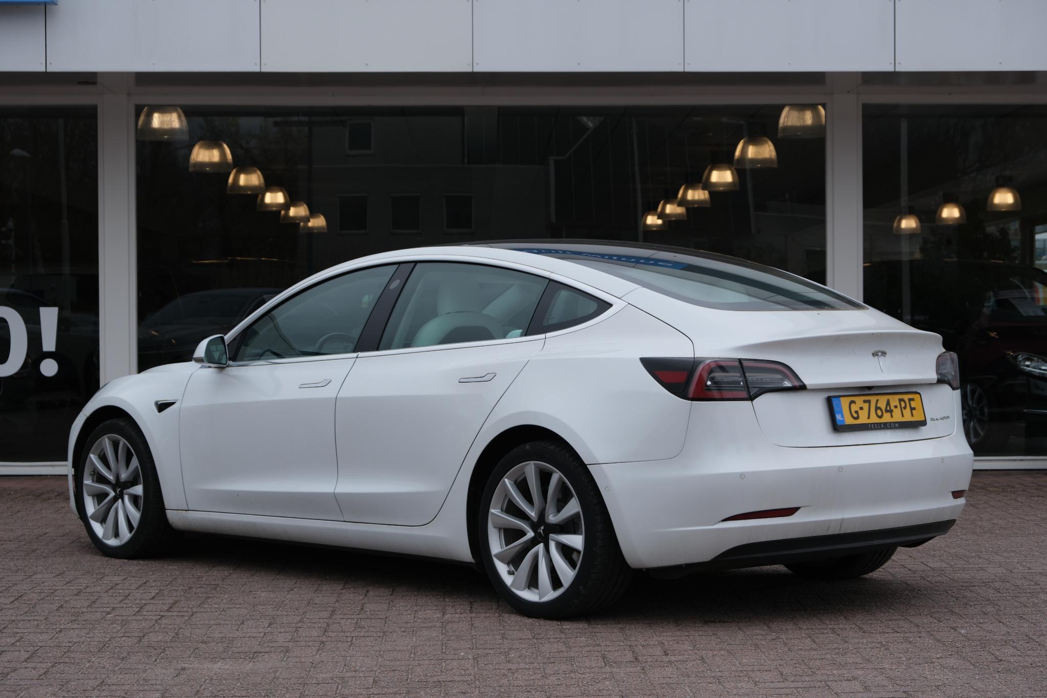 Tesla Model 3 Long Range AWD 75 kWh | Auto Pilot | Panoramadak | Stoelverwarming afbeelding 18