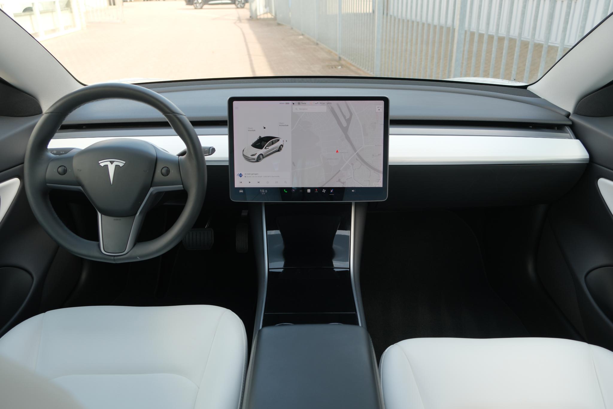 Tesla Model 3 Long Range AWD 75 kWh | Navi | Auto Pilot | Panoramadak | Stoelverwarming afbeelding 2