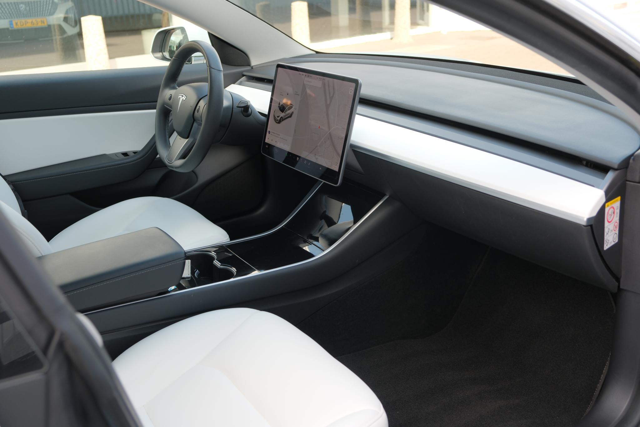 Tesla Model 3 Long Range AWD 75 kWh | Navi | Auto Pilot | Panoramadak | Stoelverwarming afbeelding 9