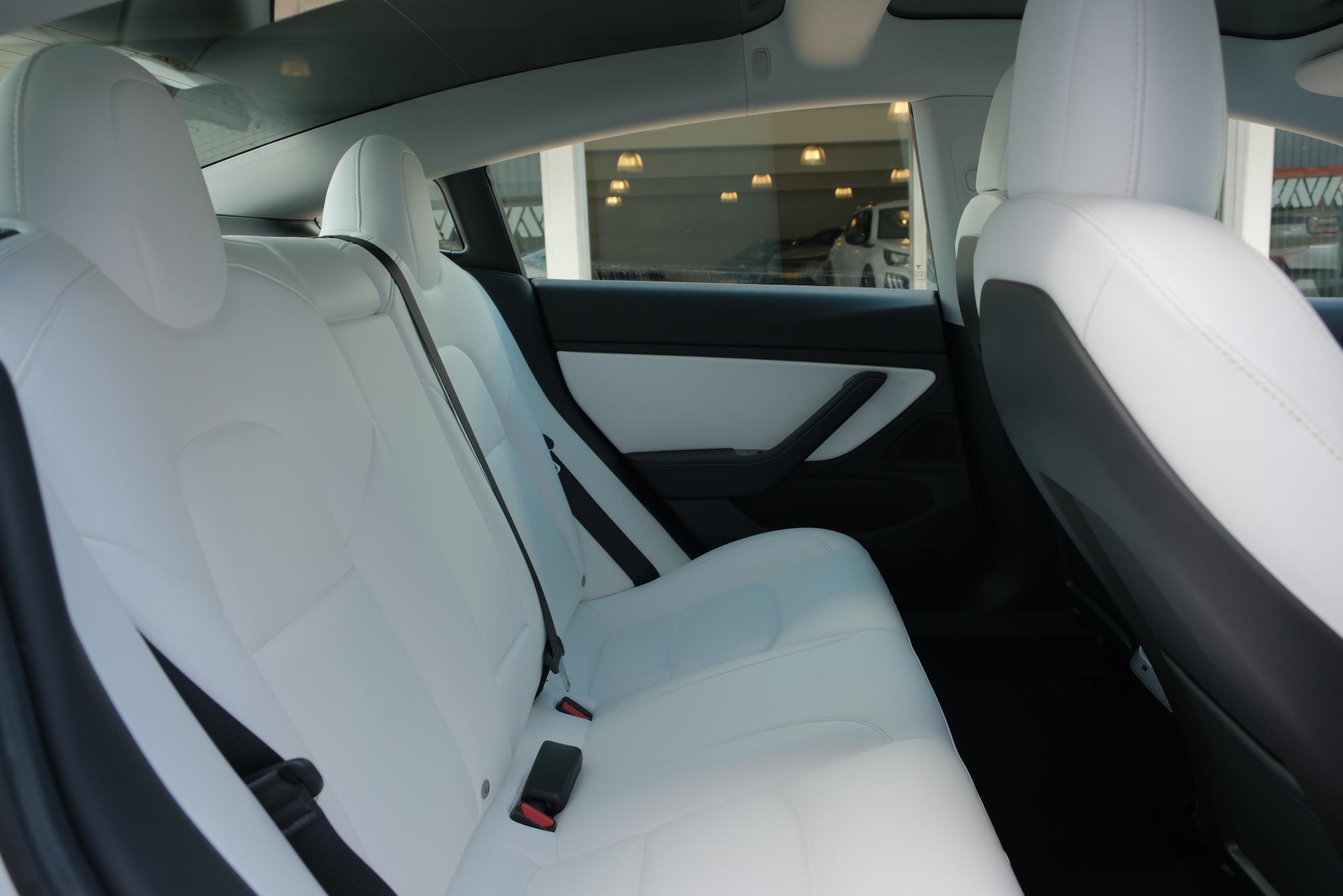 Tesla Model 3 Long Range AWD 75 kWh | Navi | Auto Pilot | Panoramadak | Stoelverwarming afbeelding 10