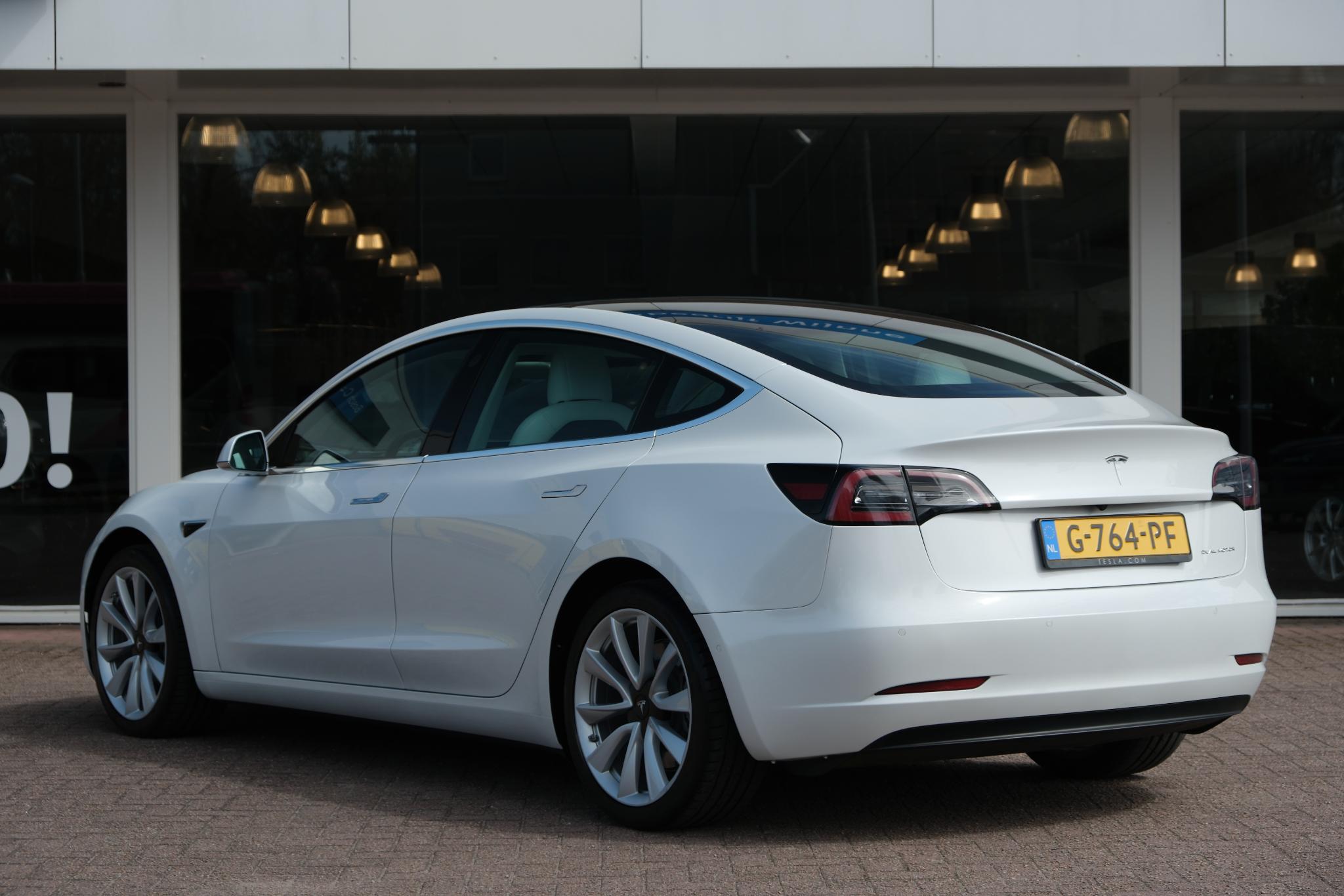 Tesla Model 3 Long Range AWD 75 kWh | Navi | Auto Pilot | Panoramadak | Stoelverwarming afbeelding 19