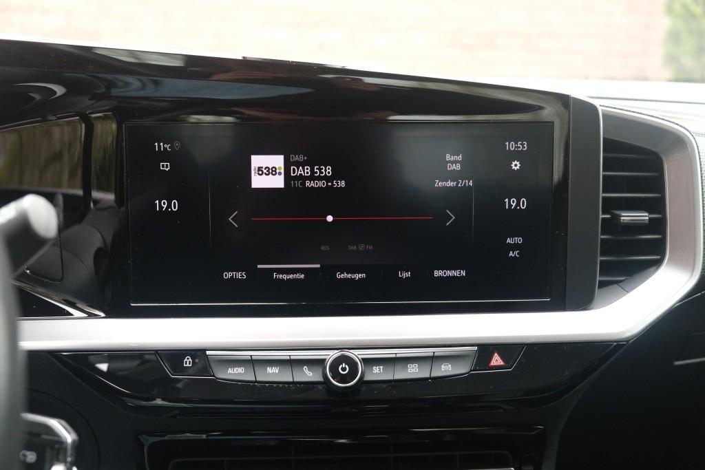 Opel Mokka 1.2 Turbo 130pk EAT8 Elegance | Navi | App Connect | Climate | Cruise | Camera | PDC afbeelding 16