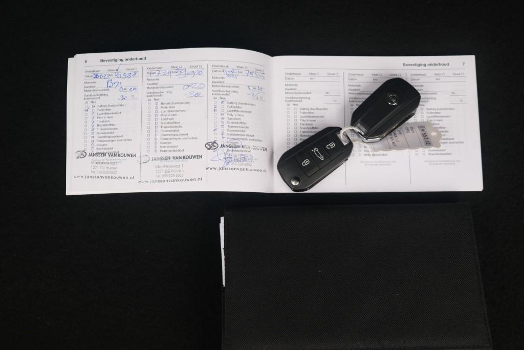 Opel Mokka 1.2 Turbo 130pk EAT8 Elegance | Navi | App Connect | Climate | Cruise | Camera | PDC afbeelding 32