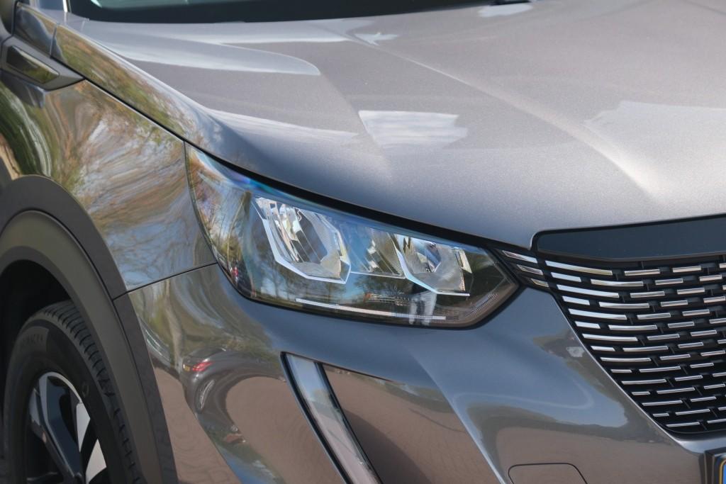 Peugeot 2008 1.2 PureTech 130pk Allure | Navi | App Connect | Climate | Cruise | Camera | Keyless | Trekhaak afbeelding 2
