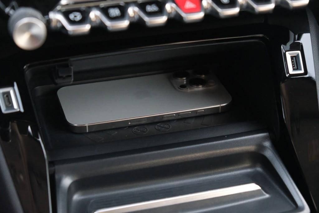 Peugeot 2008 1.2 PureTech 130pk Allure | Navi | App Connect | Climate | Cruise | Camera | Keyless | Trekhaak afbeelding 23