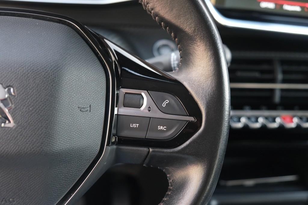 Peugeot 2008 1.2 PureTech 130pk Allure | Navi | App Connect | Climate | Cruise | Camera | Keyless | Trekhaak afbeelding 10