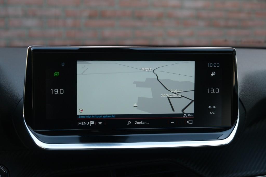 Peugeot 2008 1.2 PureTech 130pk Allure | Navi | App Connect | Climate | Cruise | Camera | Keyless | Trekhaak afbeelding 18