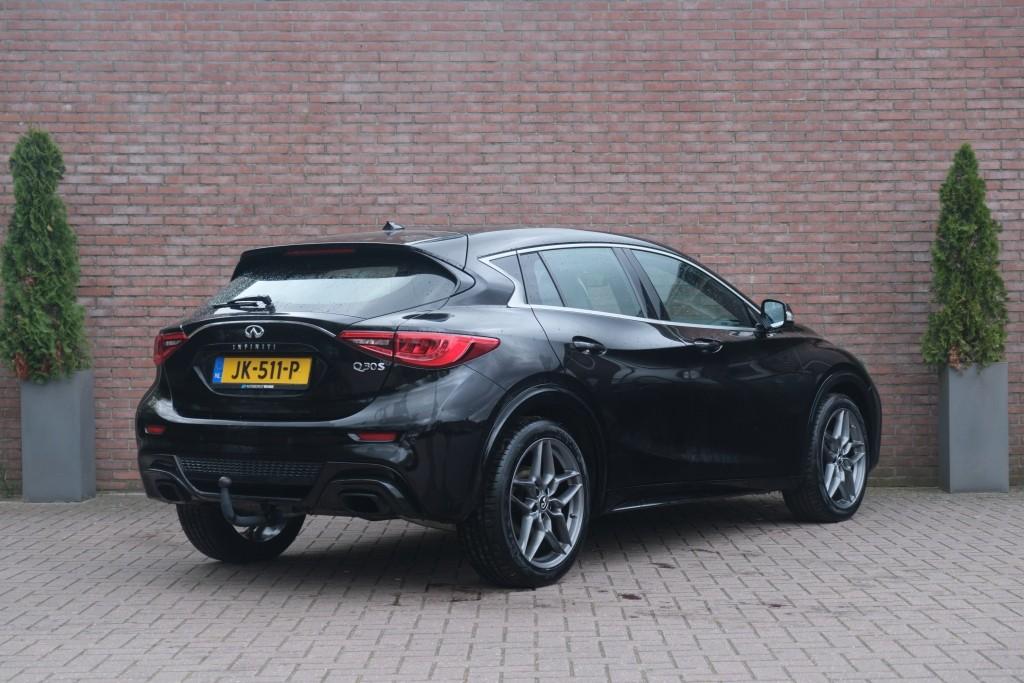 Infiniti Q30 1.6t 165pk Aut. Sport City Black | Climate | Cruise | Panoramadak | Bose® | Alcantara | PDC | Stoelverwarming afbeelding 33