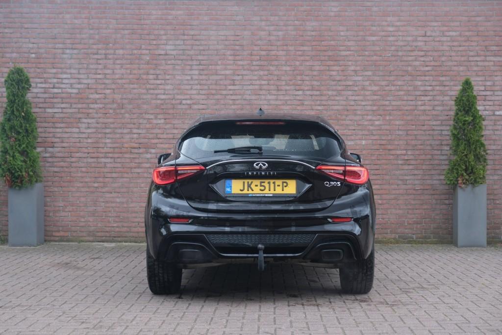 Infiniti Q30 1.6t 165pk Aut. Sport City Black | Climate | Cruise | Panoramadak | Bose® | Alcantara | PDC | Stoelverwarming afbeelding 35