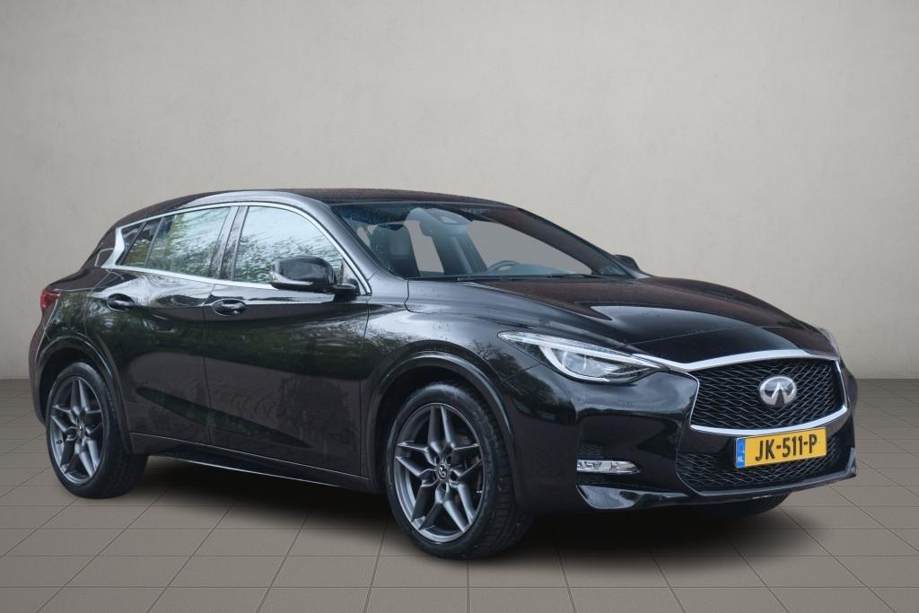 Infiniti Q30 1.6t 165pk Aut. Sport City Black | Climate | Cruise | Panoramadak | Bose® | Alcantara | PDC | Stoelverwarming afbeelding 1
