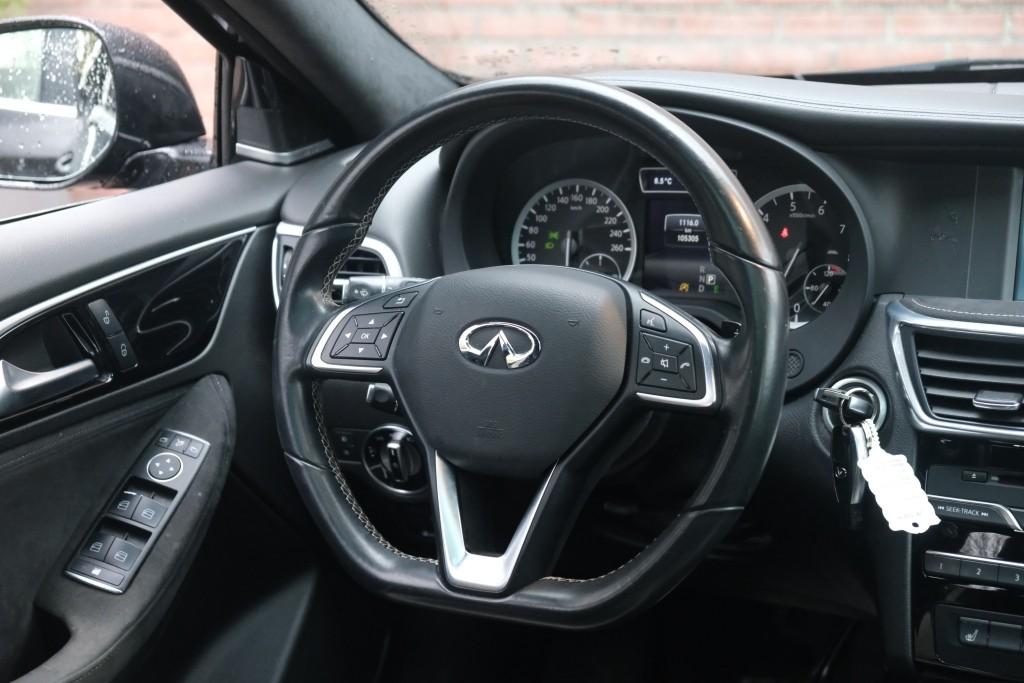 Infiniti Q30 1.6t 165pk Aut. Sport City Black | Climate | Cruise | Panoramadak | Bose® | Alcantara | PDC | Stoelverwarming afbeelding 13