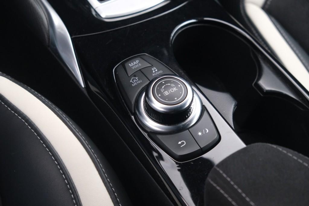 Infiniti Q30 1.6t 165pk Aut. Sport City Black | Climate | Cruise | Panoramadak | Bose® | Alcantara | PDC | Stoelverwarming afbeelding 28
