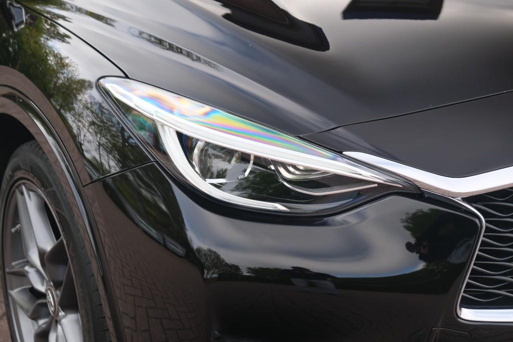 Infiniti Q30 1.6t 165pk Aut. Sport City Black | Climate | Cruise | Panoramadak | Bose® | Alcantara | PDC | Stoelverwarming afbeelding 2