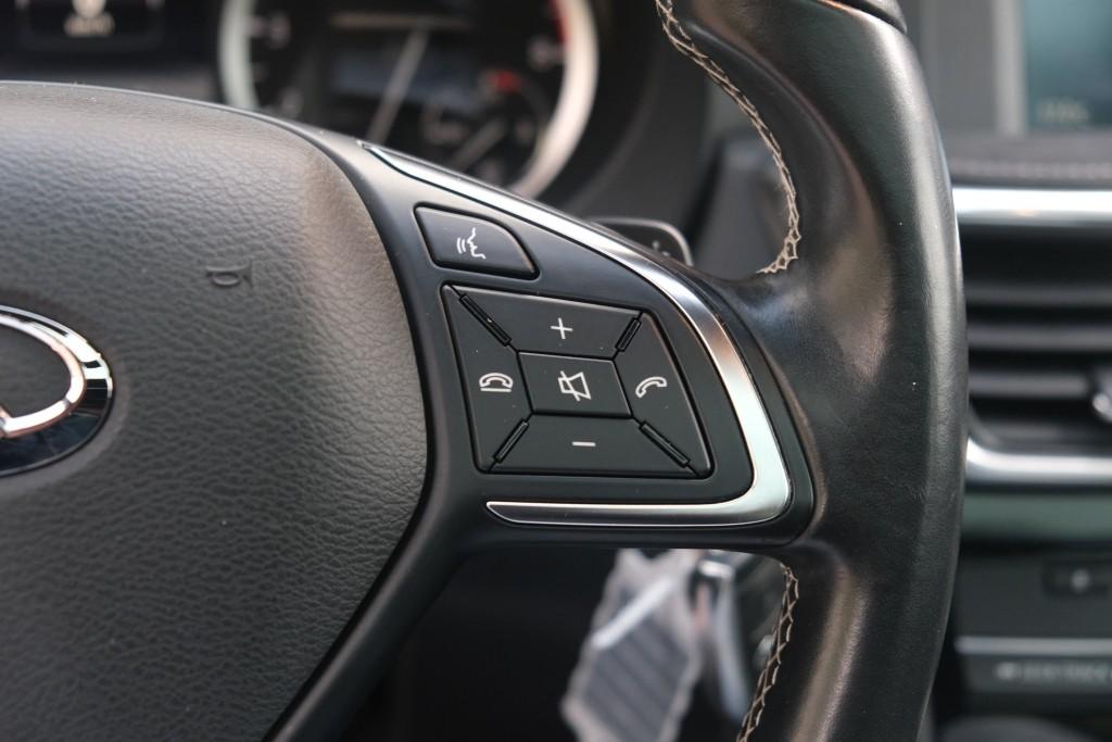 Infiniti Q30 1.6t 165pk Aut. Sport City Black | Climate | Cruise | Panoramadak | Bose® | Alcantara | PDC | Stoelverwarming afbeelding 10