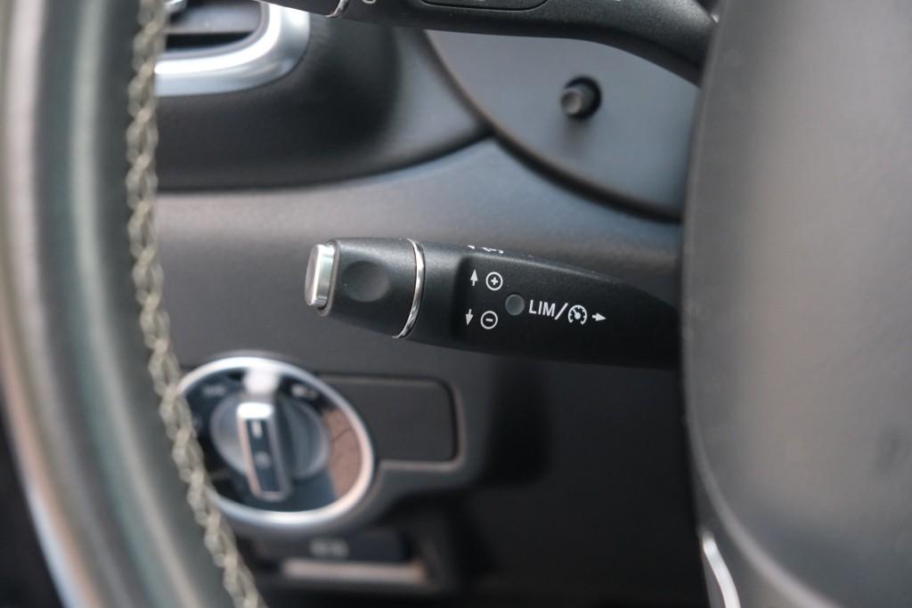 Infiniti Q30 1.6t 165pk Aut. Sport City Black | Climate | Cruise | Panoramadak | Bose® | Alcantara | PDC | Stoelverwarming afbeelding 11