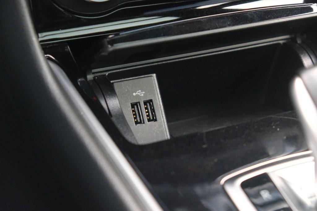 Infiniti Q30 1.6t 165pk Aut. Sport City Black | Climate | Cruise | Panoramadak | Bose® | Alcantara | PDC | Stoelverwarming afbeelding 27