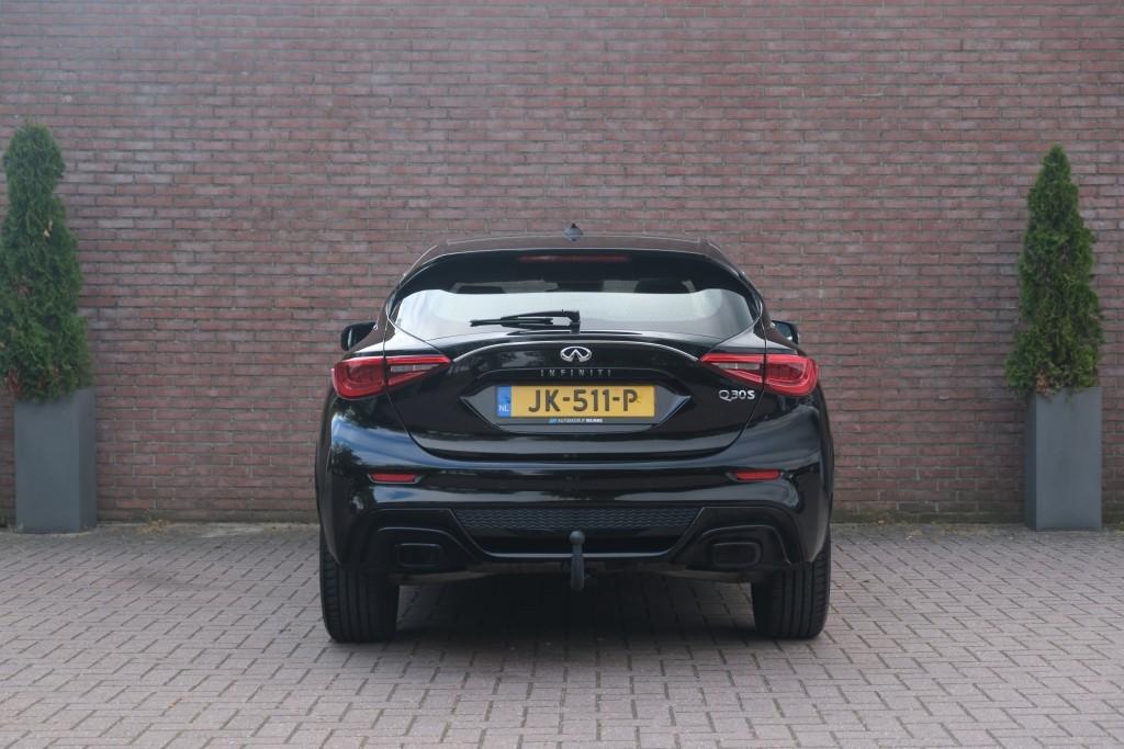 Infiniti Q30 1.6t 165pk Aut. Sport City Black | Climate | Cruise | Panoramadak | Bose® | Alcantara | PDC | Stoelverwarming afbeelding 36