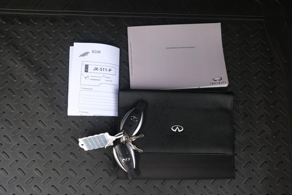 Infiniti Q30 1.6t 165pk Aut. Sport City Black | Climate | Cruise | Panoramadak | Bose® | Alcantara | PDC | Stoelverwarming afbeelding 37