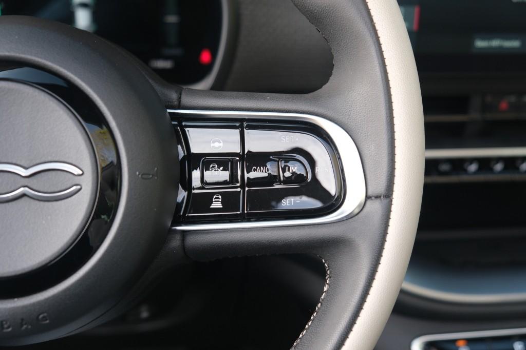Fiat 500C 42 kWh La Prima | Ü-Connect | Adaptive Cruise | Keyless | Winter Pakket | Camera | Dodehoek | Leder afbeelding 10