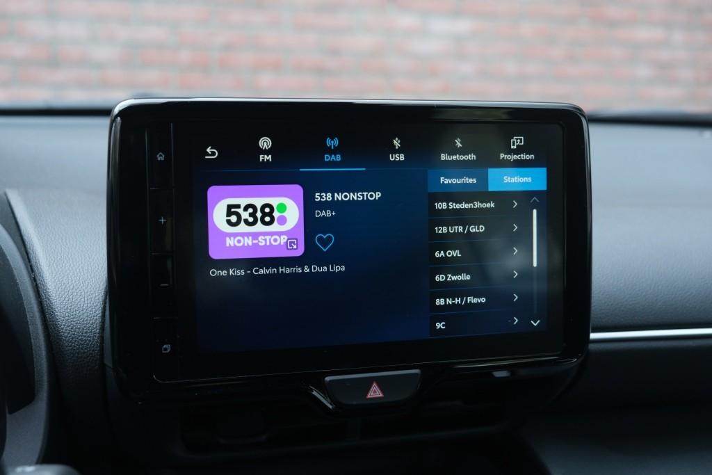 Toyota Yaris Cross 1.5 Hybrid 116pk CVT Dynamic | App Connect | Adaptive Cruise | Camera | Keyless | Navi | PDC afbeelding 17