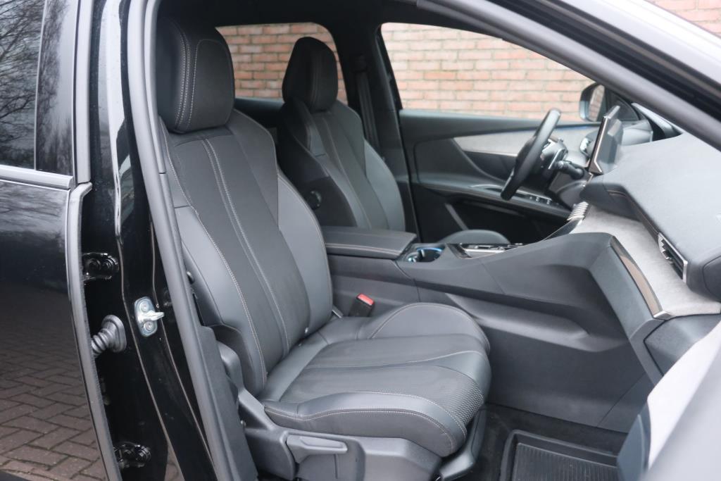 Peugeot 3008 1.2 PureTech 130pk EAT8 GT | Black Pack | Navi | Adaptive Cruise | Keyless | Camera | Elektrische Achterklep afbeelding 4