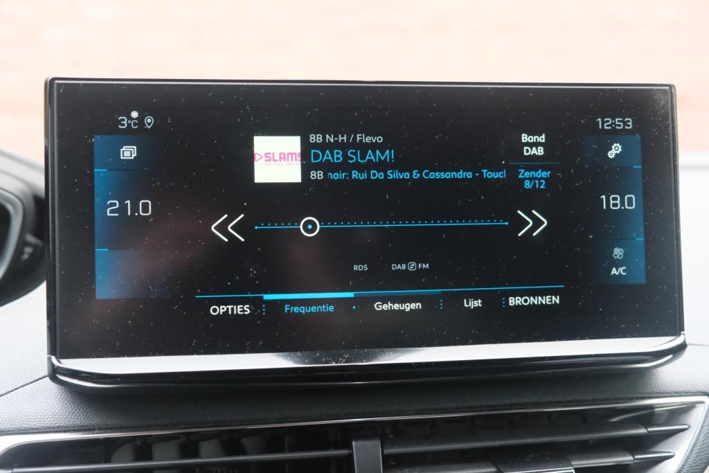 Peugeot 3008 1.2 PureTech 130pk EAT8 GT | Black Pack | Navi | Adaptive Cruise | Keyless | Camera | Elektrische Achterklep afbeelding 17