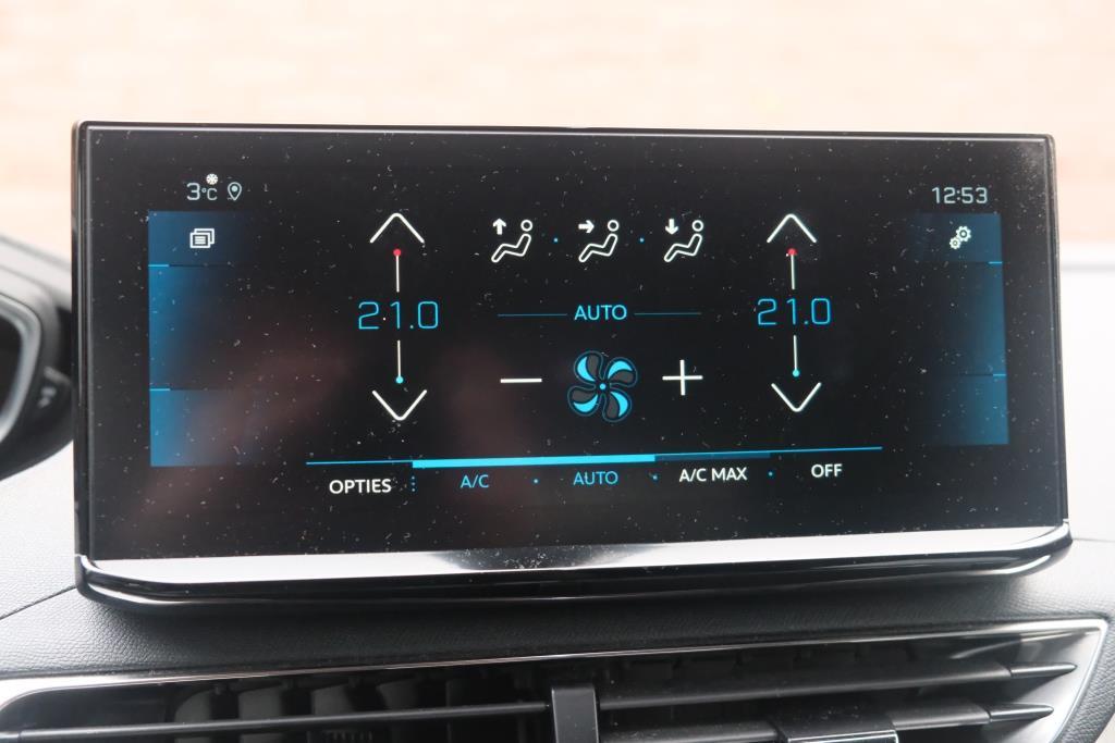 Peugeot 3008 1.2 PureTech 130pk EAT8 GT | Black Pack | Navi | Adaptive Cruise | Keyless | Camera | Elektrische Achterklep afbeelding 18