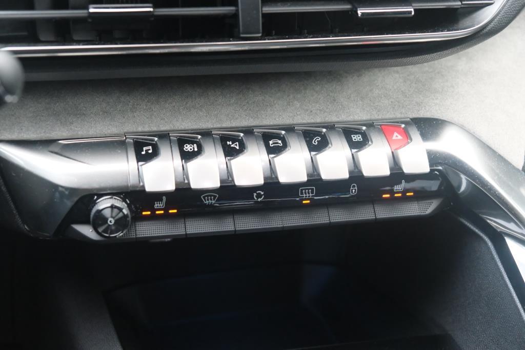 Peugeot 3008 1.2 PureTech 130pk EAT8 GT | Black Pack | Navi | Adaptive Cruise | Keyless | Camera | Elektrische Achterklep afbeelding 23