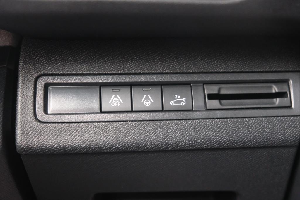 Peugeot 3008 1.2 PureTech 130pk EAT8 GT | Black Pack | Navi | Adaptive Cruise | Keyless | Camera | Elektrische Achterklep afbeelding 27