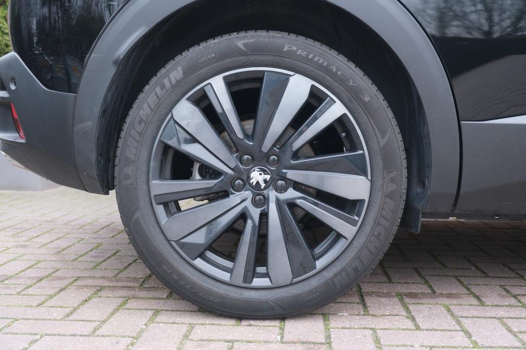 Peugeot 3008 1.2 PureTech 130pk EAT8 GT | Black Pack | Navi | Adaptive Cruise | Keyless | Camera | Elektrische Achterklep afbeelding 28