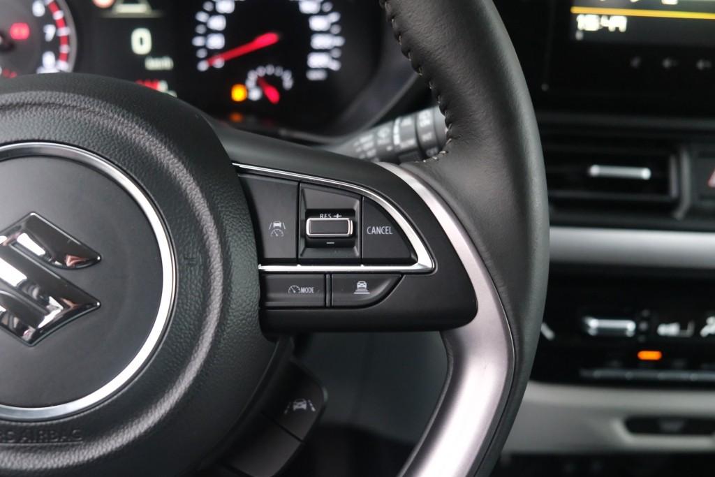 Suzuki Swift 1.2 82pk Style Smart Hybrid | Navi | App Connect | Climate | Adaptive Cruise | Camera | Keyless | Stoelverwarming afbeelding 9