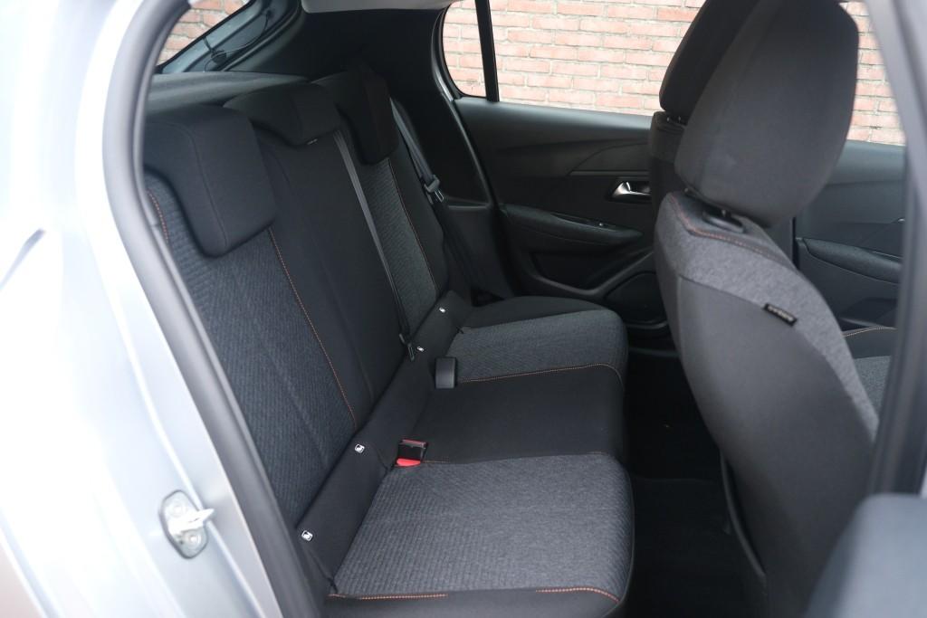 Peugeot 208 1.2 PureTech 100pk Style | App Connect | Climate | Cruise | DAB | PDC afbeelding 3
