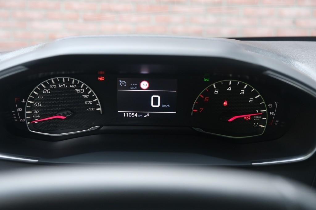 Peugeot 208 1.2 PureTech 100pk Style | App Connect | Climate | Cruise | DAB | PDC afbeelding 10