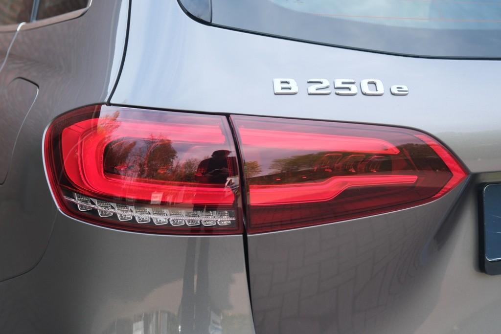 Mercedes-Benz B-Klasse 250 e 218pk 8G-DCT Business Solution AMG Limited | Navi | App Connect | Climate | Cruise | Camera | Alcantara afbeelding 31