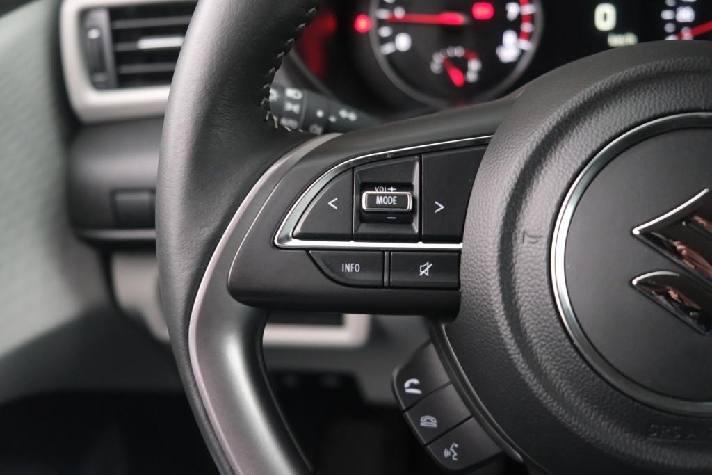 Suzuki Swift 1.2 82pk Style Smart Hybrid | Navi | App Connect | Climate | Adaptive Cruise | Camera | Keyless | Stoelverwarming afbeelding 8