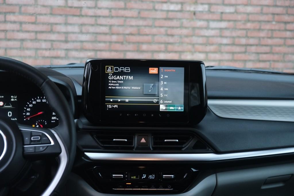 Suzuki Swift 1.2 82pk Style Smart Hybrid | Navi | App Connect | Climate | Adaptive Cruise | Camera | Keyless | Stoelverwarming afbeelding 13