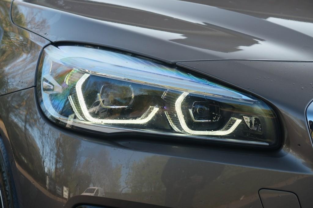 BMW 2 Serie 225xe iPerformance Active Tourer High Executive | SOH 87% | Navi | App Connect | Panoramadak | Keyless | Harman Kardon | Elektrische Achterklep | Camera afbeelding 2