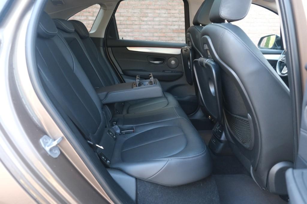 BMW 2 Serie 225xe iPerformance Active Tourer High Executive | SOH 87% | Navi | App Connect | Panoramadak | Keyless | Harman Kardon | Elektrische Achterklep | Camera afbeelding 3