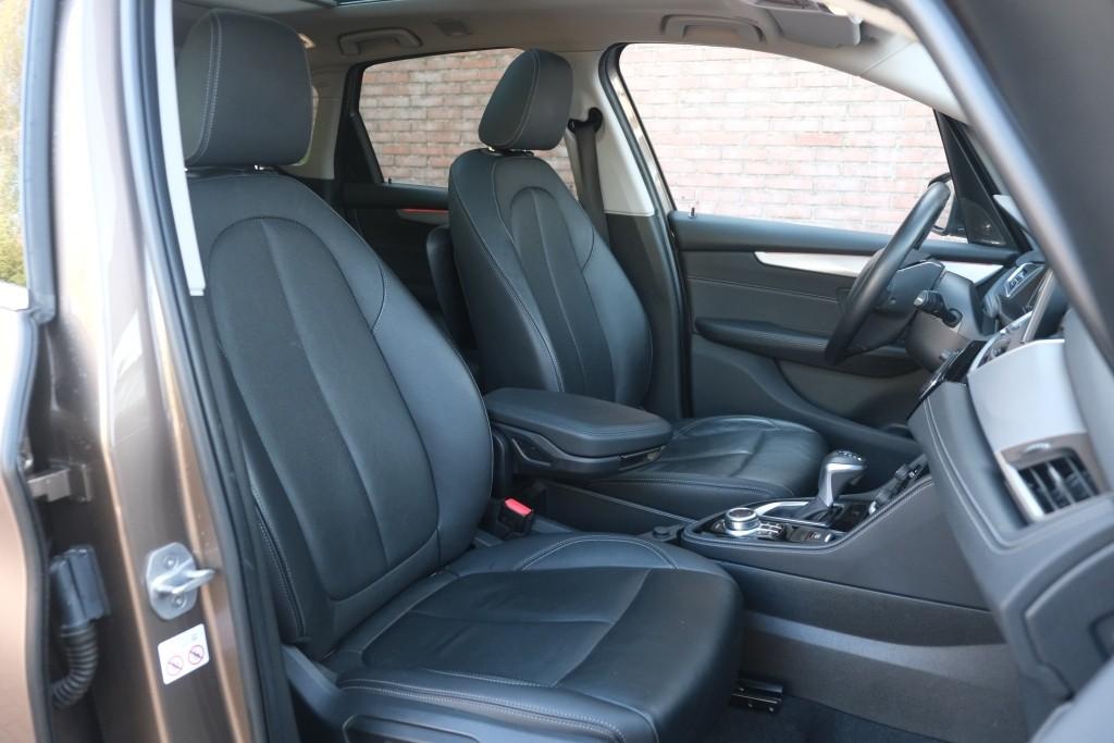 BMW 2 Serie 225xe iPerformance Active Tourer High Executive | SOH 87% | Navi | App Connect | Panoramadak | Keyless | Harman Kardon | Elektrische Achterklep | Camera afbeelding 6