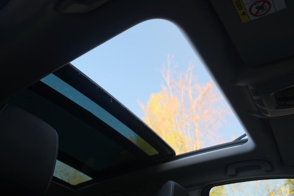 BMW 2 Serie 225xe iPerformance Active Tourer High Executive | SOH 87% | Navi | App Connect | Panoramadak | Keyless | Harman Kardon | Elektrische Achterklep | Camera afbeelding 15