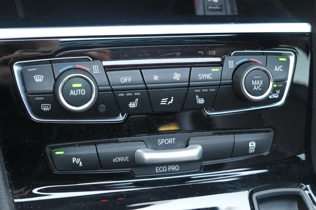 BMW 2 Serie 225xe iPerformance Active Tourer High Executive | SOH 87% | Navi | App Connect | Panoramadak | Keyless | Harman Kardon | Elektrische Achterklep | Camera afbeelding 26