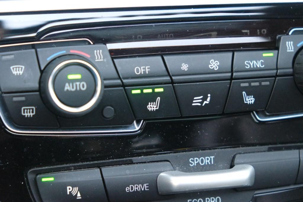 BMW 2 Serie 225xe iPerformance Active Tourer High Executive | SOH 87% | Navi | App Connect | Panoramadak | Keyless | Harman Kardon | Elektrische Achterklep | Camera afbeelding 27