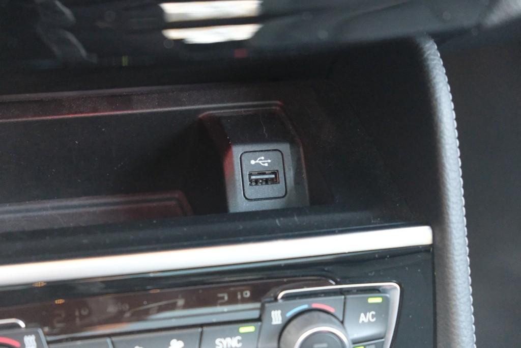 BMW 2 Serie 225xe iPerformance Active Tourer High Executive | SOH 87% | Navi | App Connect | Panoramadak | Keyless | Harman Kardon | Elektrische Achterklep | Camera afbeelding 28