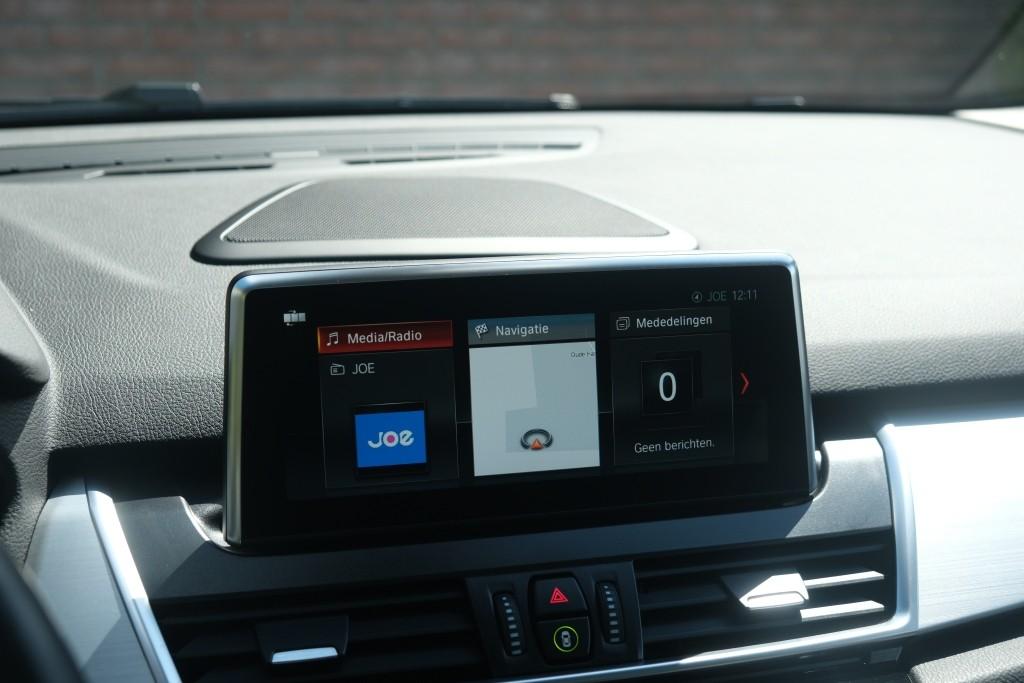 BMW 2 Serie 225xe iPerformance Active Tourer High Executive | SOH 87% | Navi | App Connect | Panoramadak | Keyless | Harman Kardon | Elektrische Achterklep | Camera afbeelding 18